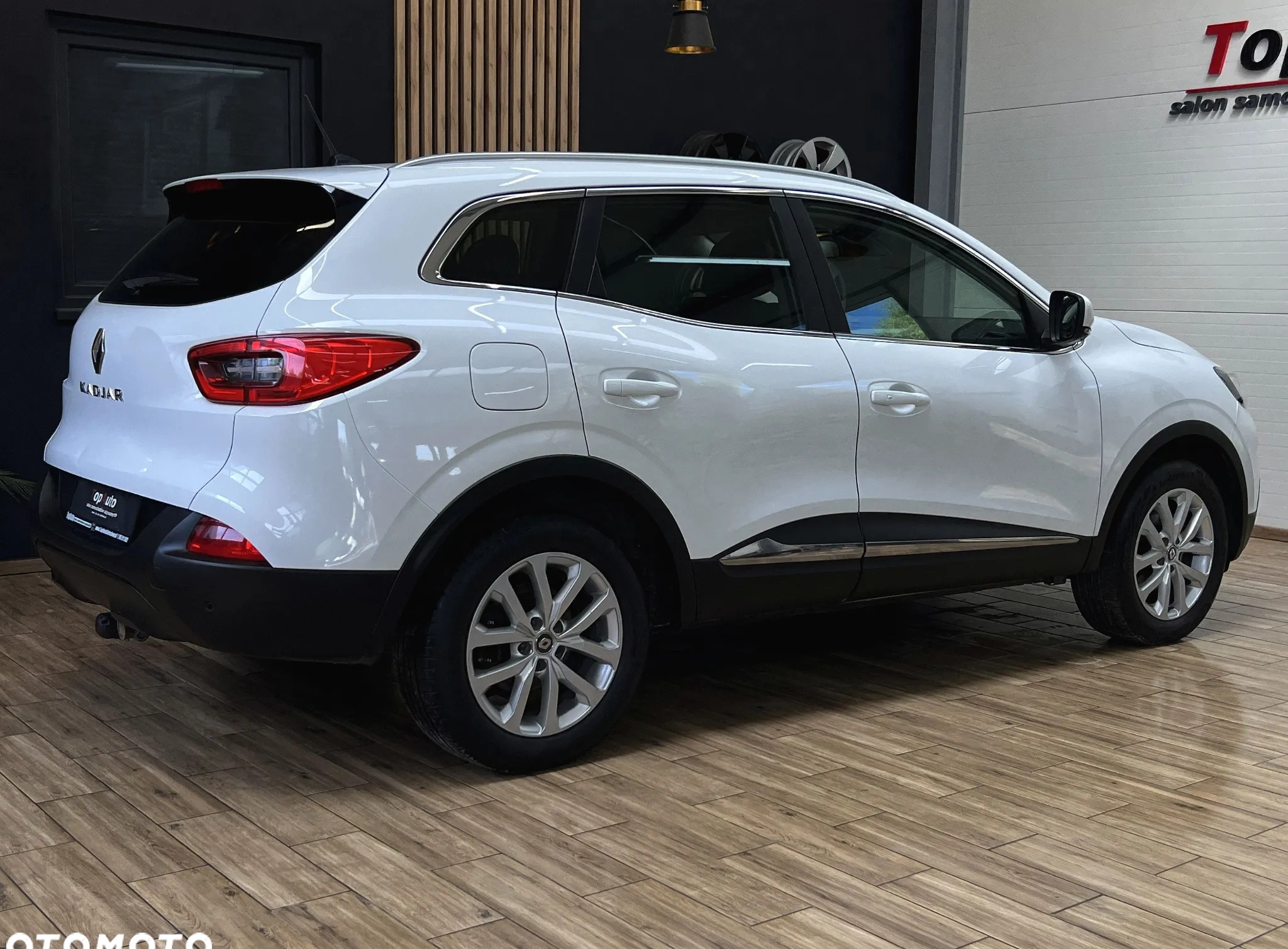 Renault Kadjar cena 59900 przebieg: 123000, rok produkcji 2018 z Kunów małe 742